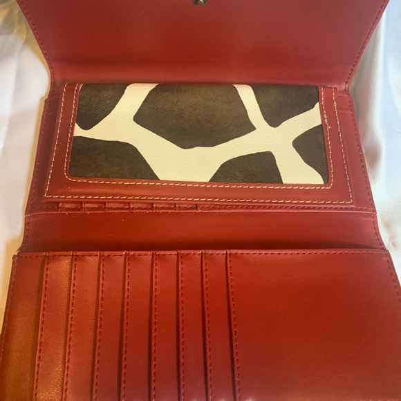 Like new wallet! - Picture 4 of 6